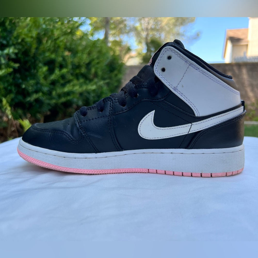 Air Jordan 1 Mid Black/White/Pink Kids Shoe Size 5.5Y - Picture 7 of 14